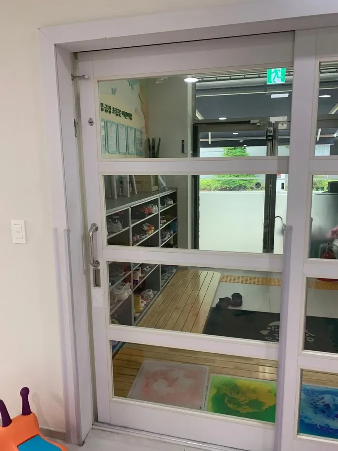 현관 중문 프레임 참고 이미지